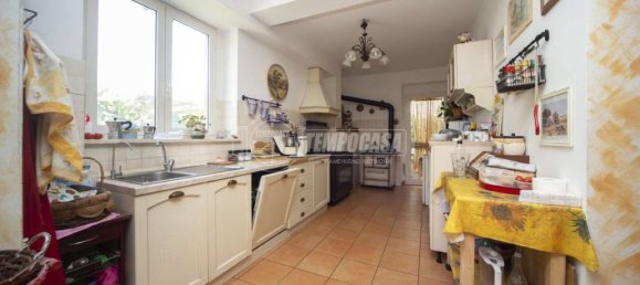 4 bedrooms House in Deruta, Italy No. 108595 3