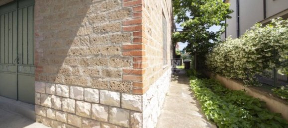 4 bedrooms House in Deruta, Italy No. 108595 30