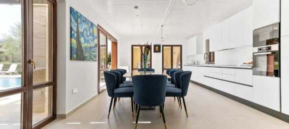 5 bedrooms House in Paphos, Cyprus No. 15735 10