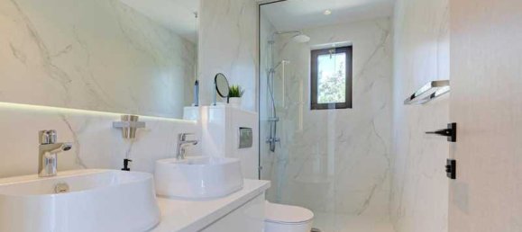 5 bedrooms House in Paphos, Cyprus No. 15735 4