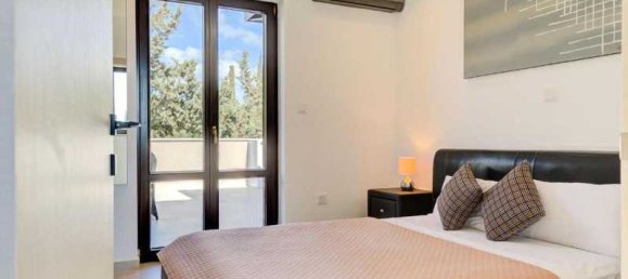 5 bedrooms House in Paphos, Cyprus No. 15735 3