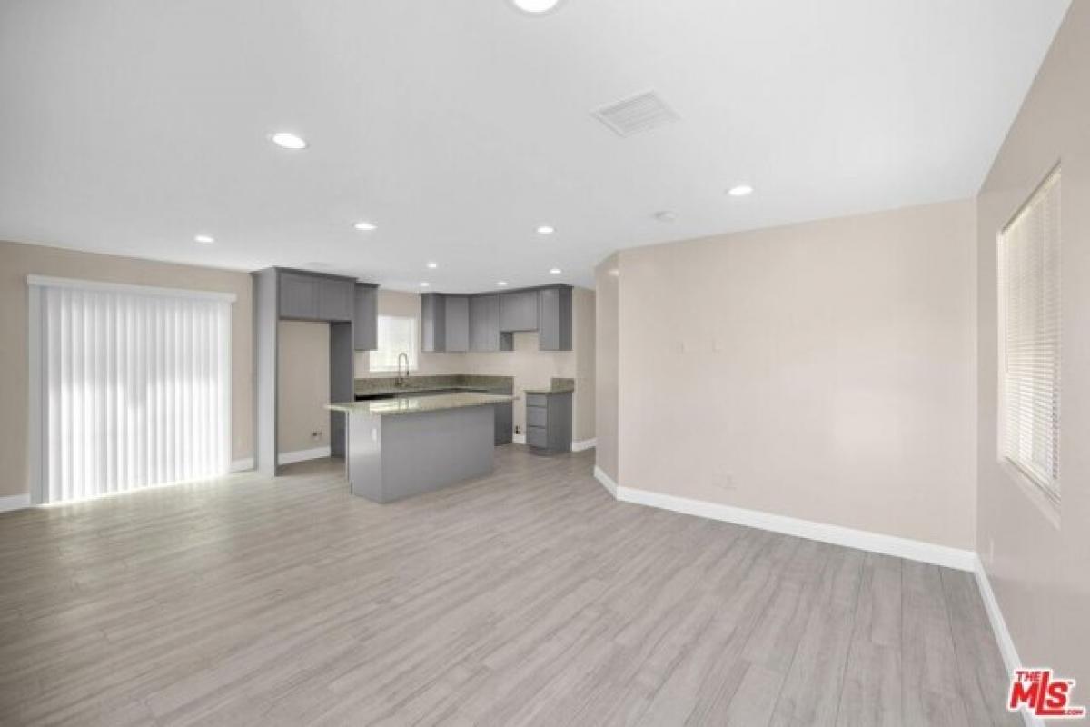 10 bedrooms House in Downey, USA No. 396157