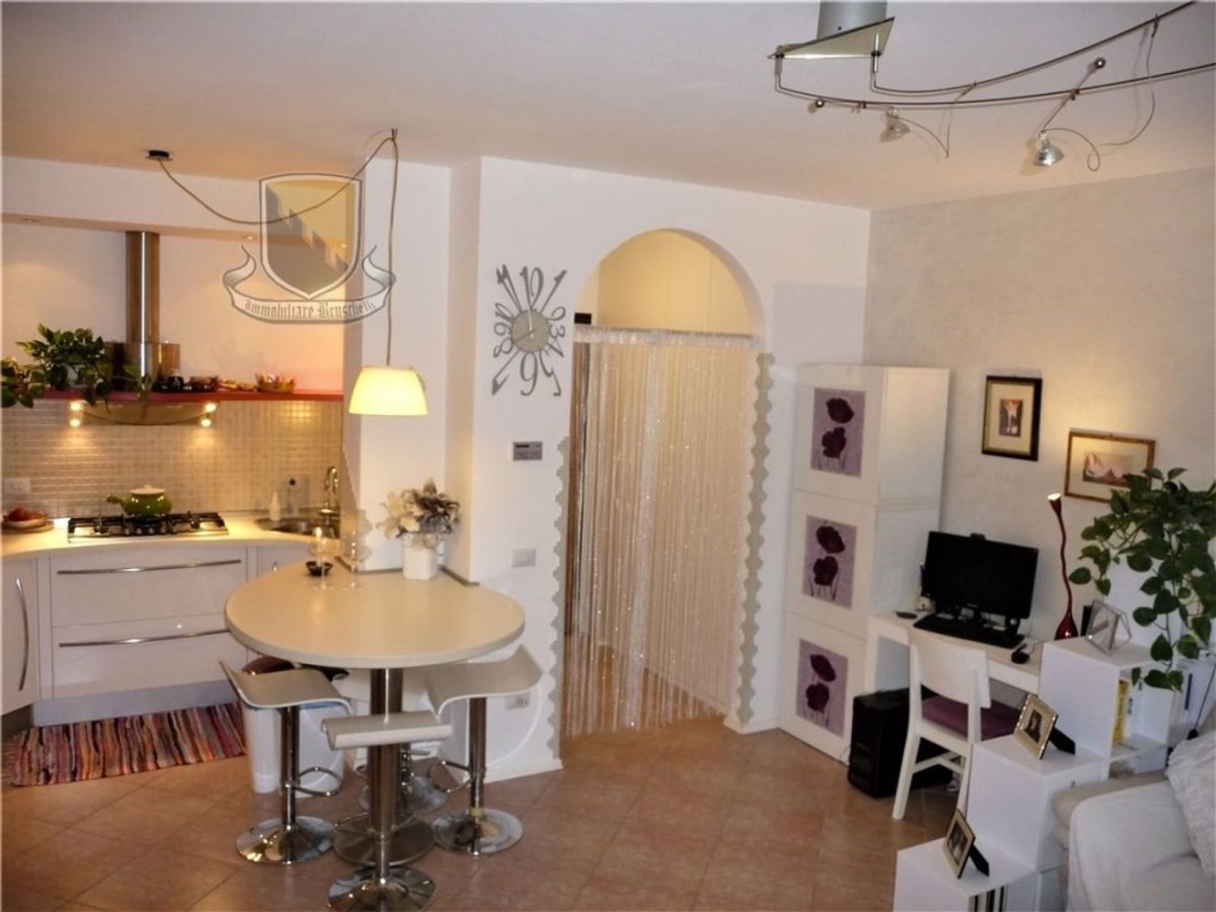Apartamento de 4 habitaciónes en Monteriggioni, Italy No. 220166