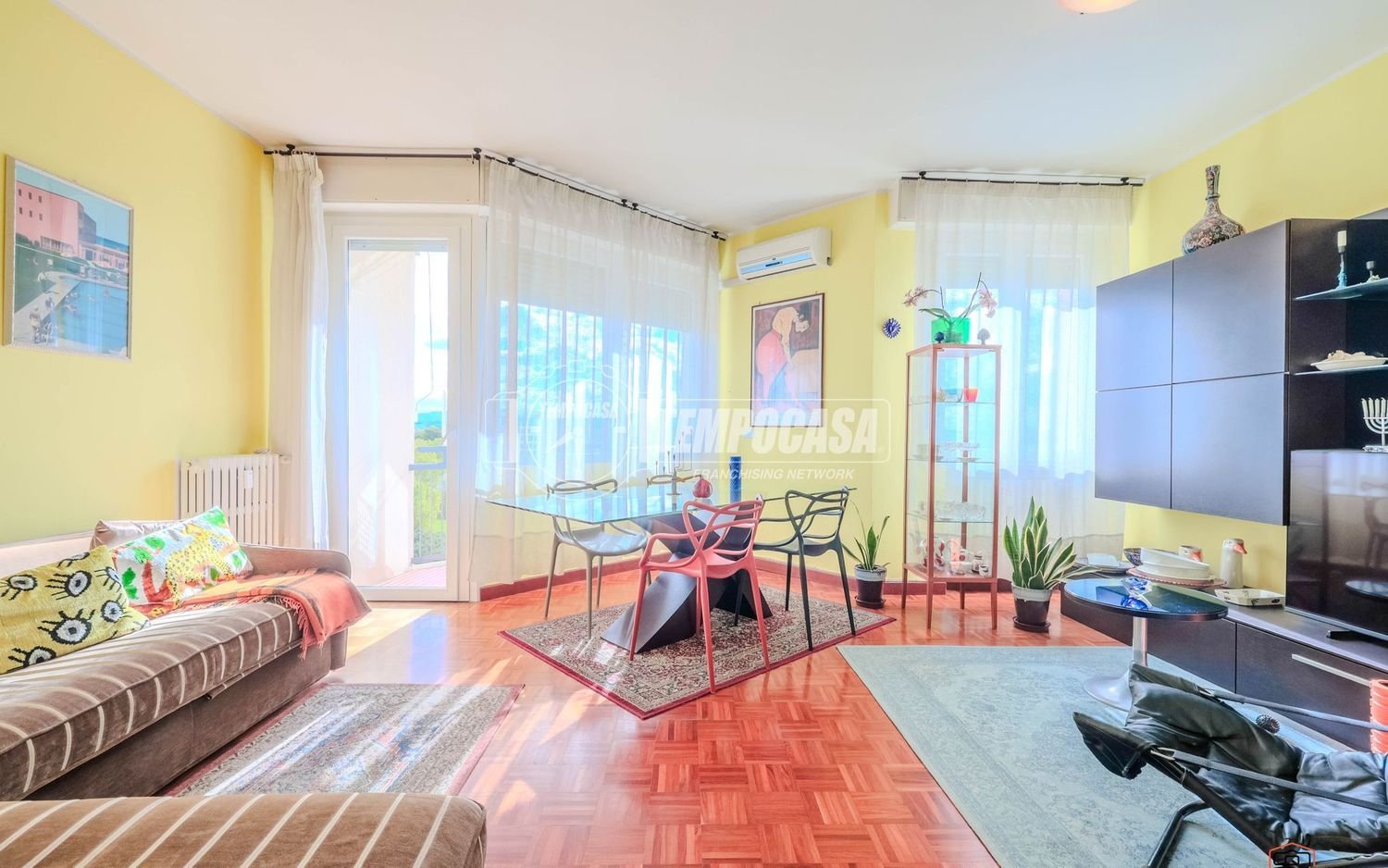 Apartamento de 4 dormitorios en Riccione, Italy No. 326797