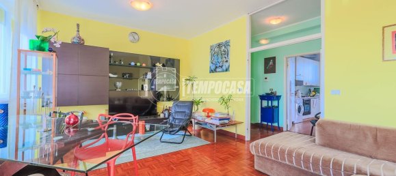 Apartamento de 4 dormitorios en Riccione, Italy No. 326797 4