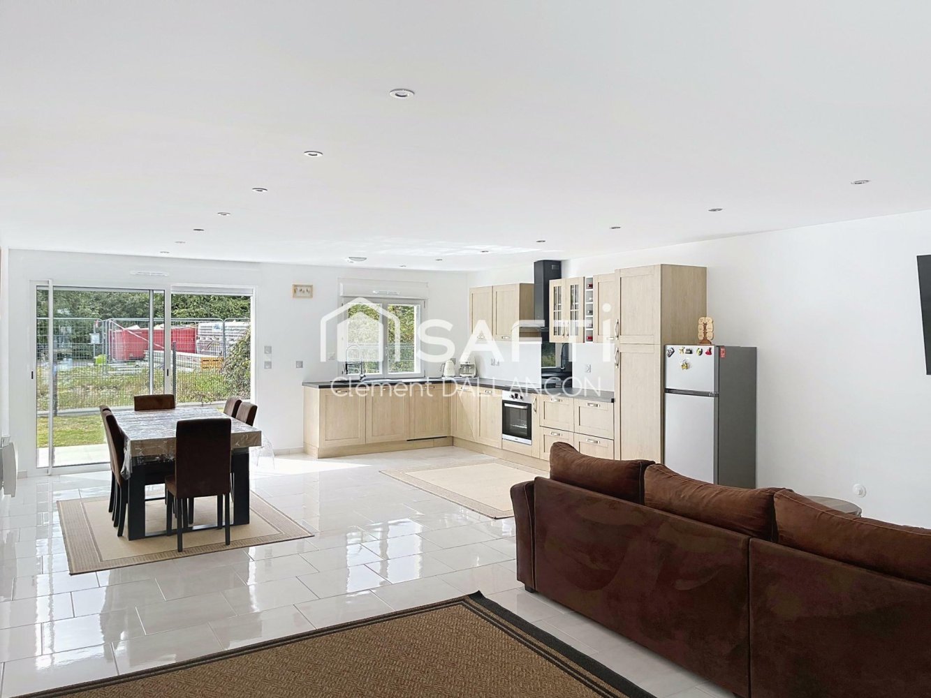 Casa de 3 dormitorios en Saint-Quentin, France No. 349064