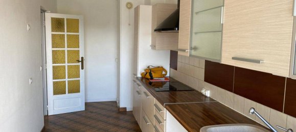 3 bedrooms Apartment in Les Mureaux, France No. 334554 8