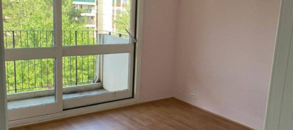 3 bedrooms Apartment in Les Mureaux, France No. 334554 4