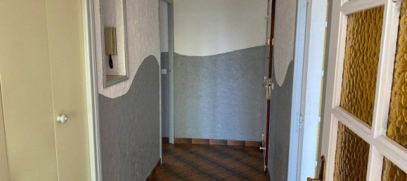 3 bedrooms Apartment in Les Mureaux, France No. 334554 7