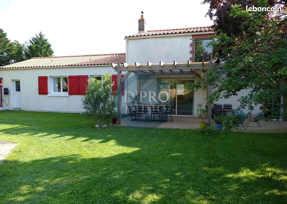 4 غرف نوم منزل في Montbert, France رقم 100128