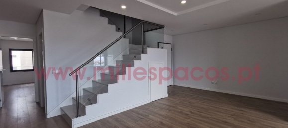 Dúplex de 4 dormitorios en Montijo, Portugal No. 86207 12