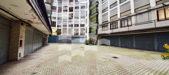 3 rooms Apartment in Milan, Italy No. 248099 38