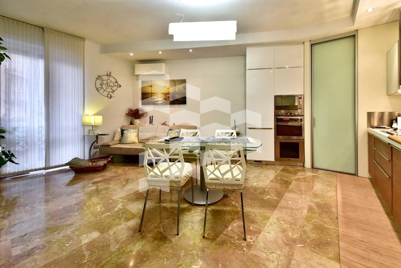 3 rooms Apartment in Milan, Italy No. 248099