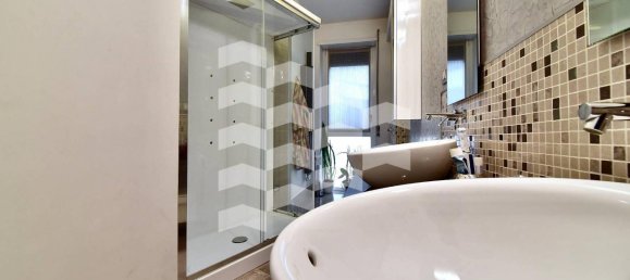 3 rooms Apartment in Milan, Italy No. 248099 24