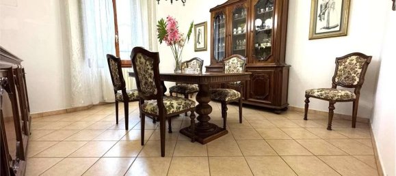 Casa de 5 divisões em Prato, Italy N.º 41659 5