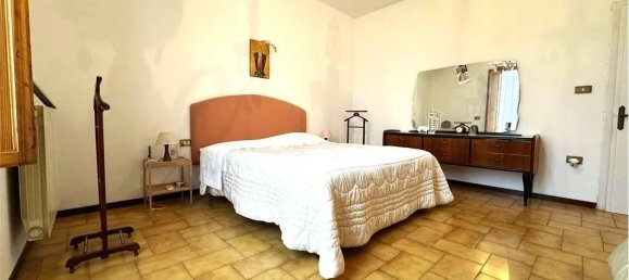 Casa de 5 divisões em Prato, Italy N.º 41659 15