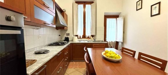 Casa de 5 divisões em Prato, Italy N.º 41659 11