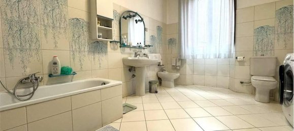 Casa de 5 divisões em Prato, Italy N.º 41659 19