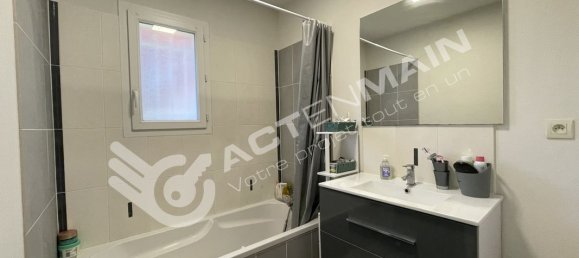 4 bedrooms House in Joue-les-Tours, France No. 72675 13