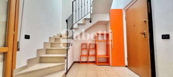4 bedrooms Apartment in Florence, Italy No. 350935 9