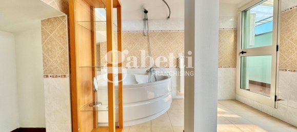 4 bedrooms Apartment in Florence, Italy No. 350935 22