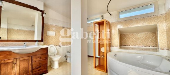 4 bedrooms Apartment in Florence, Italy No. 350935 20