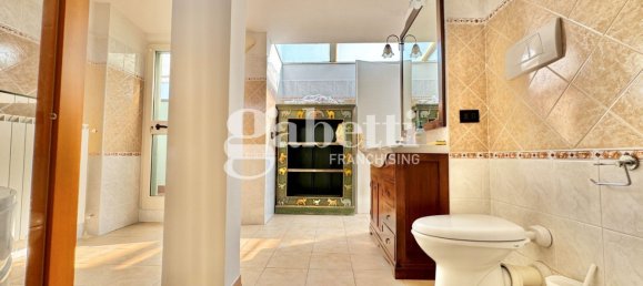 4 bedrooms Apartment in Florence, Italy No. 350935 23