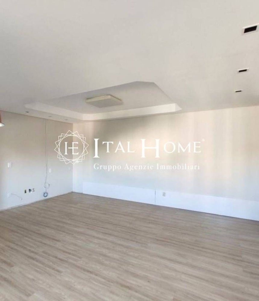 Квартира с 2 спальнями в Милан, Италия № 318555