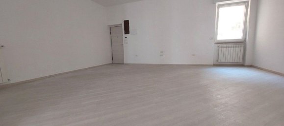 3 rooms Apartment in Foggia, Italy No. 265698 13