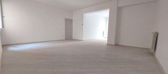 3 rooms Apartment in Foggia, Italy No. 265698 12