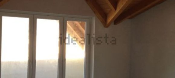 2 bedrooms Penthouse in Cantello, Italy No. 255415 2