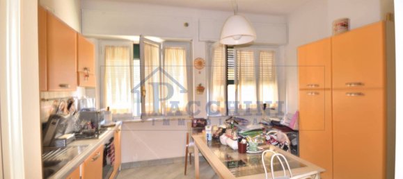 Apartamento de 2 dormitorios en Pisa, Italy No. 352020 3