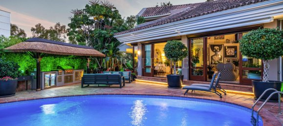 4 bedrooms Villa in La Quinta, Spain No. 74539 2