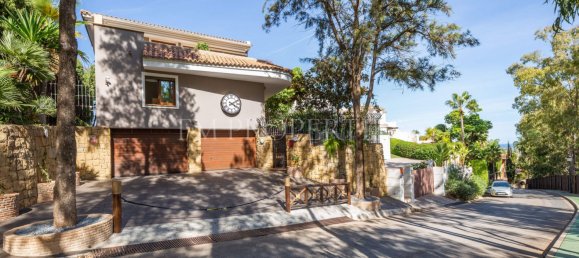 4 bedrooms Villa in La Quinta, Spain No. 74539 39