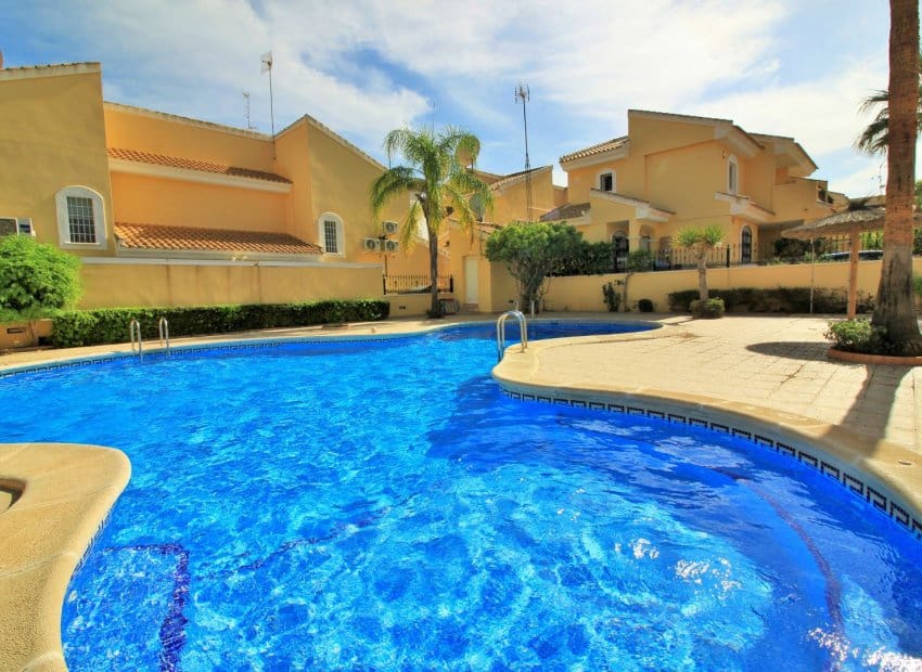 Casa de 3 dormitorios en Alicante, Spain No. 136208