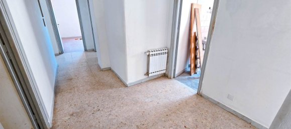 4 bedrooms Apartment in Rome, Italy No. 335210 18