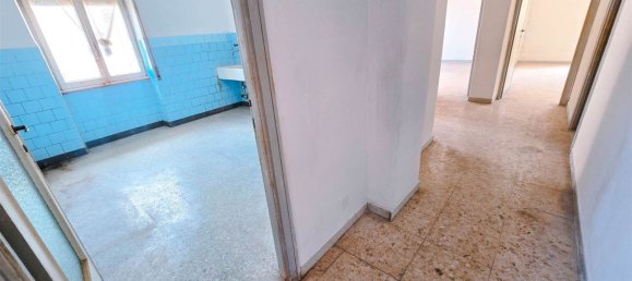 4 bedrooms Apartment in Rome, Italy No. 335210 7