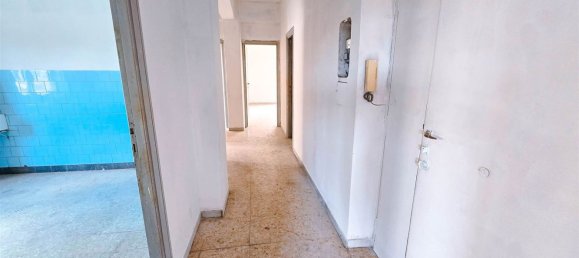 4 bedrooms Apartment in Rome, Italy No. 335210 8