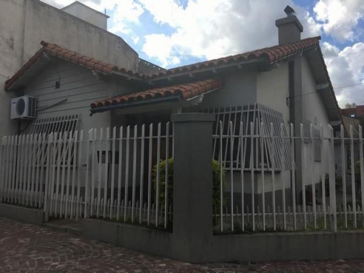 2 bedrooms House in Tres de Febrero, Argentina No. 79922