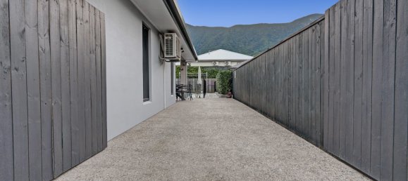 4 bedrooms House in Redlynch, Australia No. 59 23