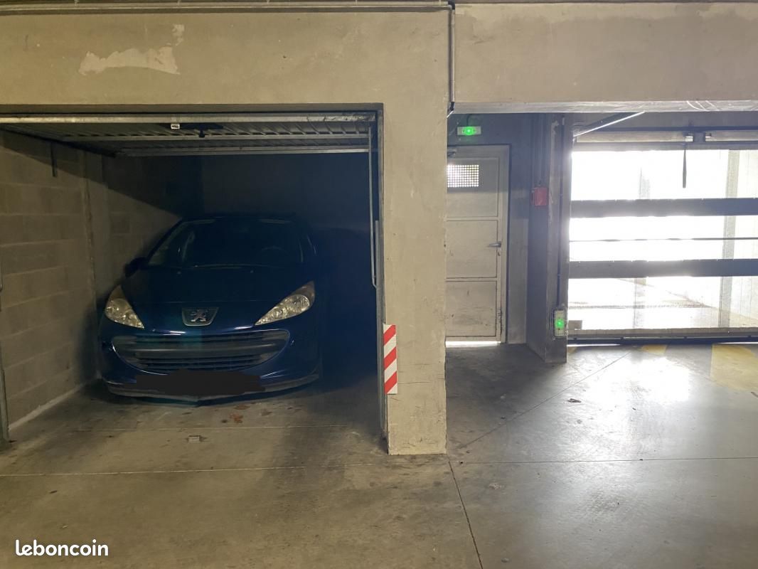  Garage in Strasbourg, France No. 230753