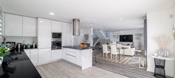 3 bedrooms Villa in Almada, Portugal No. 176951 16