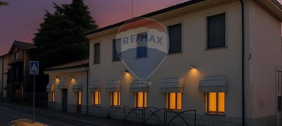 330m² Commercial property in Boltiere, Italy No. 359072 6