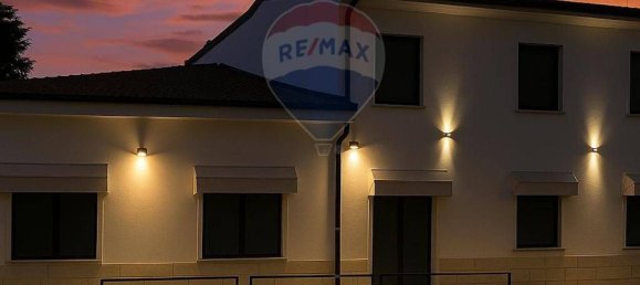 330m² Commercial property in Boltiere, Italy No. 359072 17