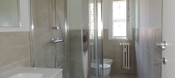 2 bedrooms Apartment in Milan, Italy No. 364946 4