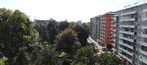 2 bedrooms Apartment in Milan, Italy No. 364946 3