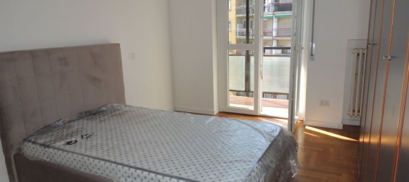 2 bedrooms Apartment in Milan, Italy No. 364946 6