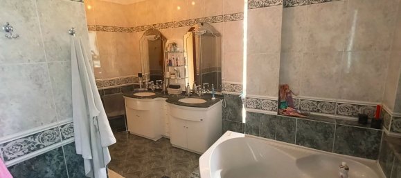 Вилла с 5 спальнями в Кунео, Италия № 328507 14