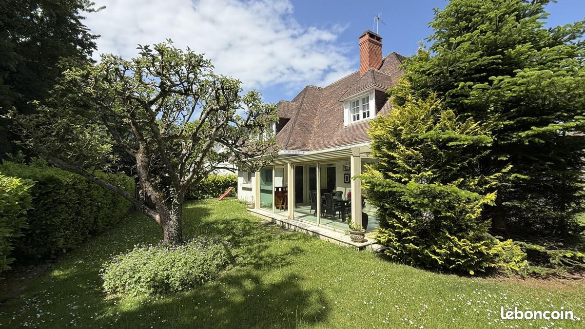 Casa T3 em Saint-Leonard, France N.º 338168