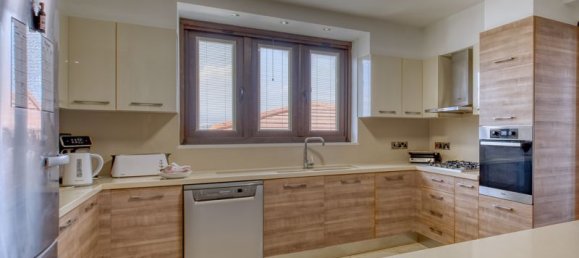 3 bedrooms Villa in Alaminos, Cyprus No. 14516 12